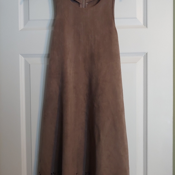 Dress - Picture 1 of 6